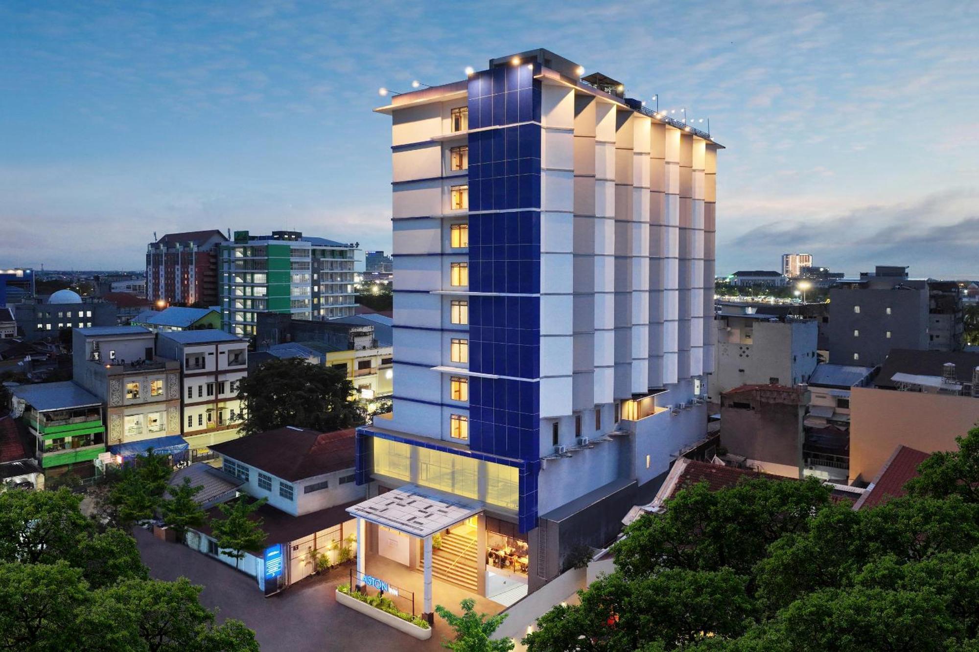 Aston Inn Pantai Losari Macasar Exterior foto